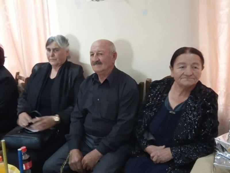 დეხვირის საჯარო სკოლამ ღვაწლმოსილი პედაგოგები საპატიოდ გააცილა